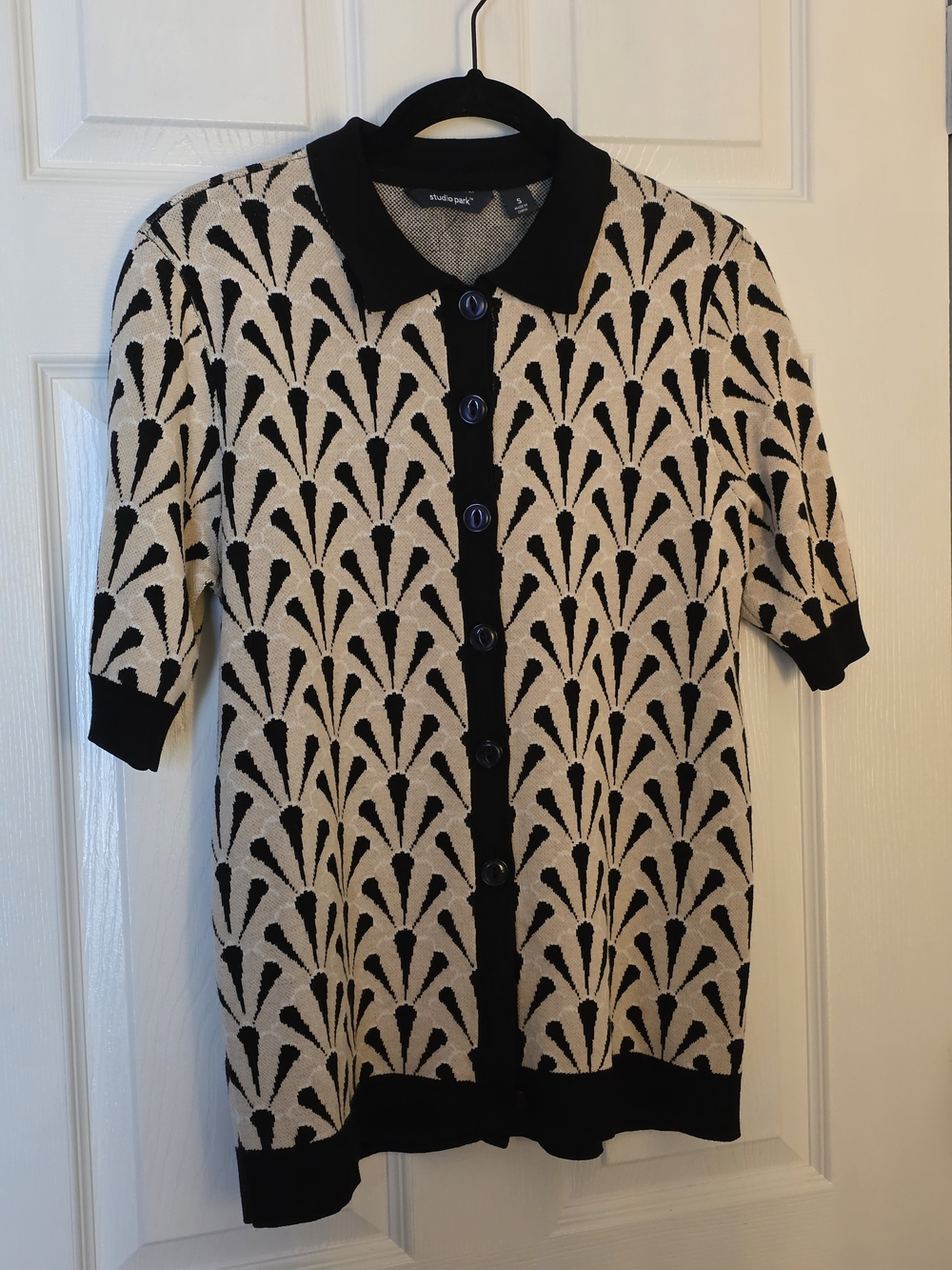 Studio Park Black & Cream Short-Sleeve Button-Front Knit Top